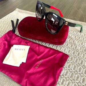 Gucci Cat Eye Sunglass